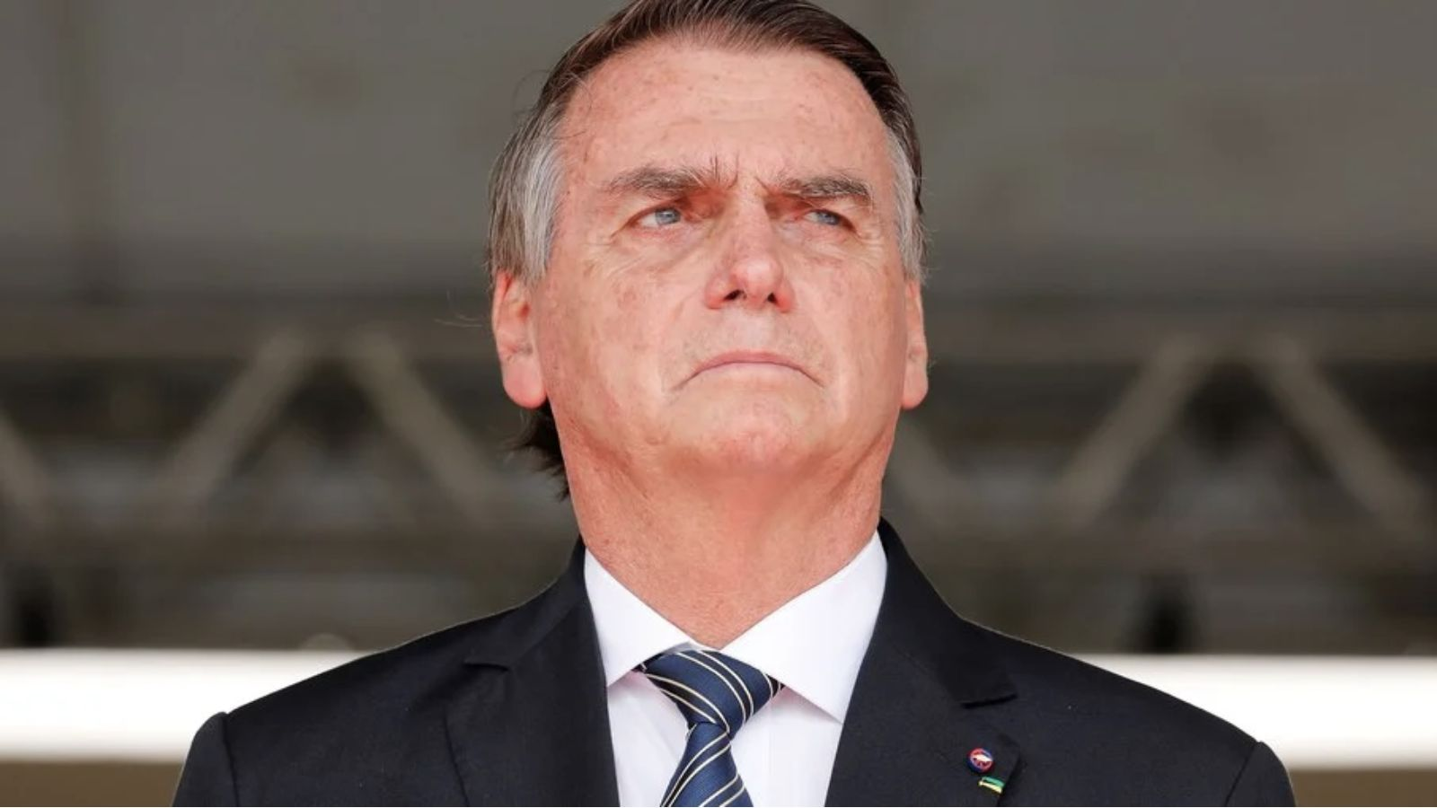 BOMBA: Ex-presidente BOLSONARO acaba de sofrer um grave… Ver mais