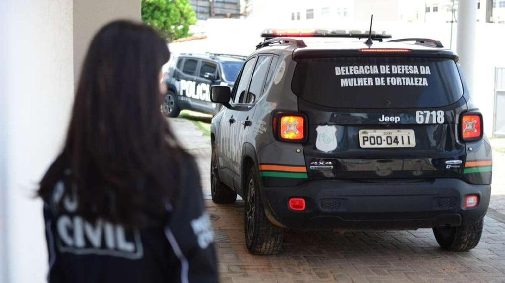 Homem é preso após matar a companheira; ele alega ter sido atacado por ela