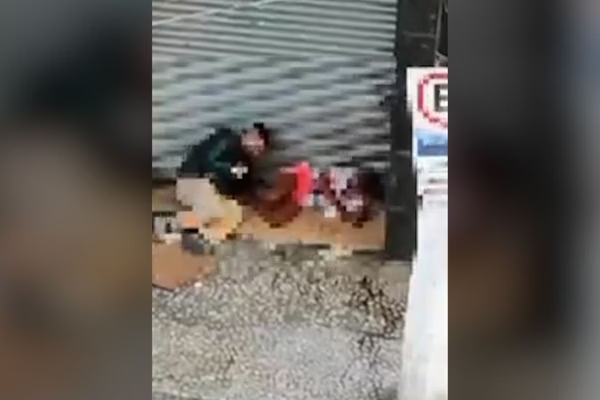 Vídeo: Homem é flagrad0 estupr4nd0 moradora de rua: ‘Pegou e…Ver Mais