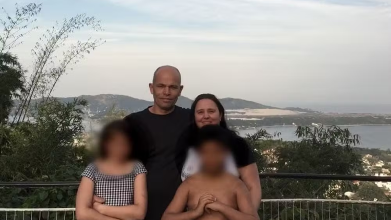 Chocante: Filho adotiv0 de 16 anos mata família a t!r0s porque seus pais tiraram seu…Ver Mais