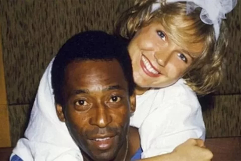 Antes de M0rrer, Pelé deixa recado para seu grande amor Xuxa e diz que: “Eu Confess…Ver Mais