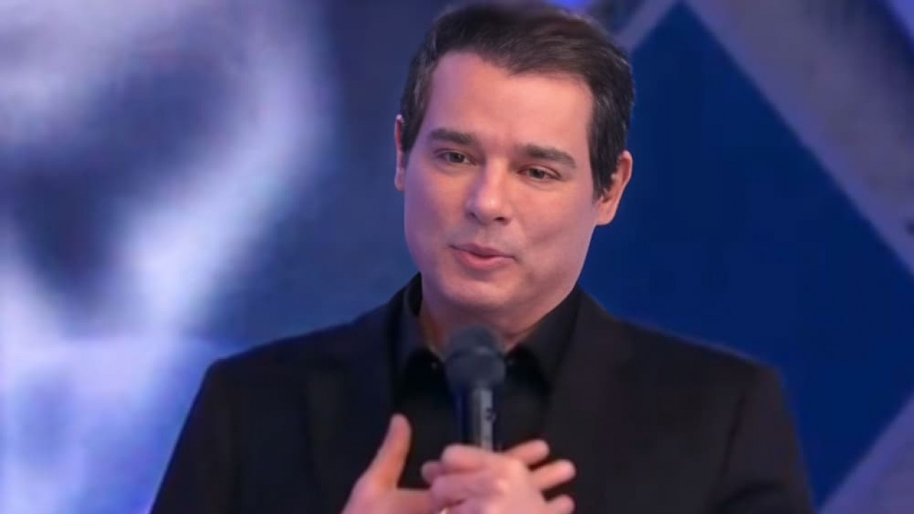 Atitude de Celso Portiolli Durante Velório de Sílvio Santos Assustou A T0dos: “Puxou Pela Sua…Ver mais