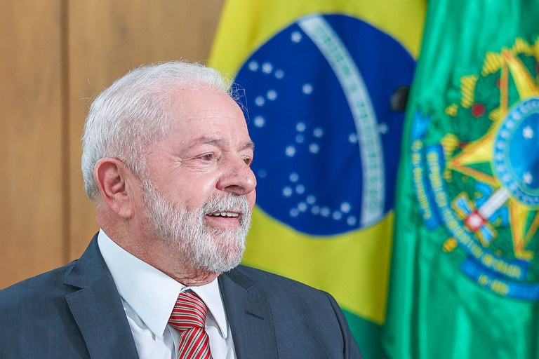 BOMBA: Lula Sofre Acidente Enquanto Cortava Unhas, Bate Cabeça e Infelizm…Ver mais