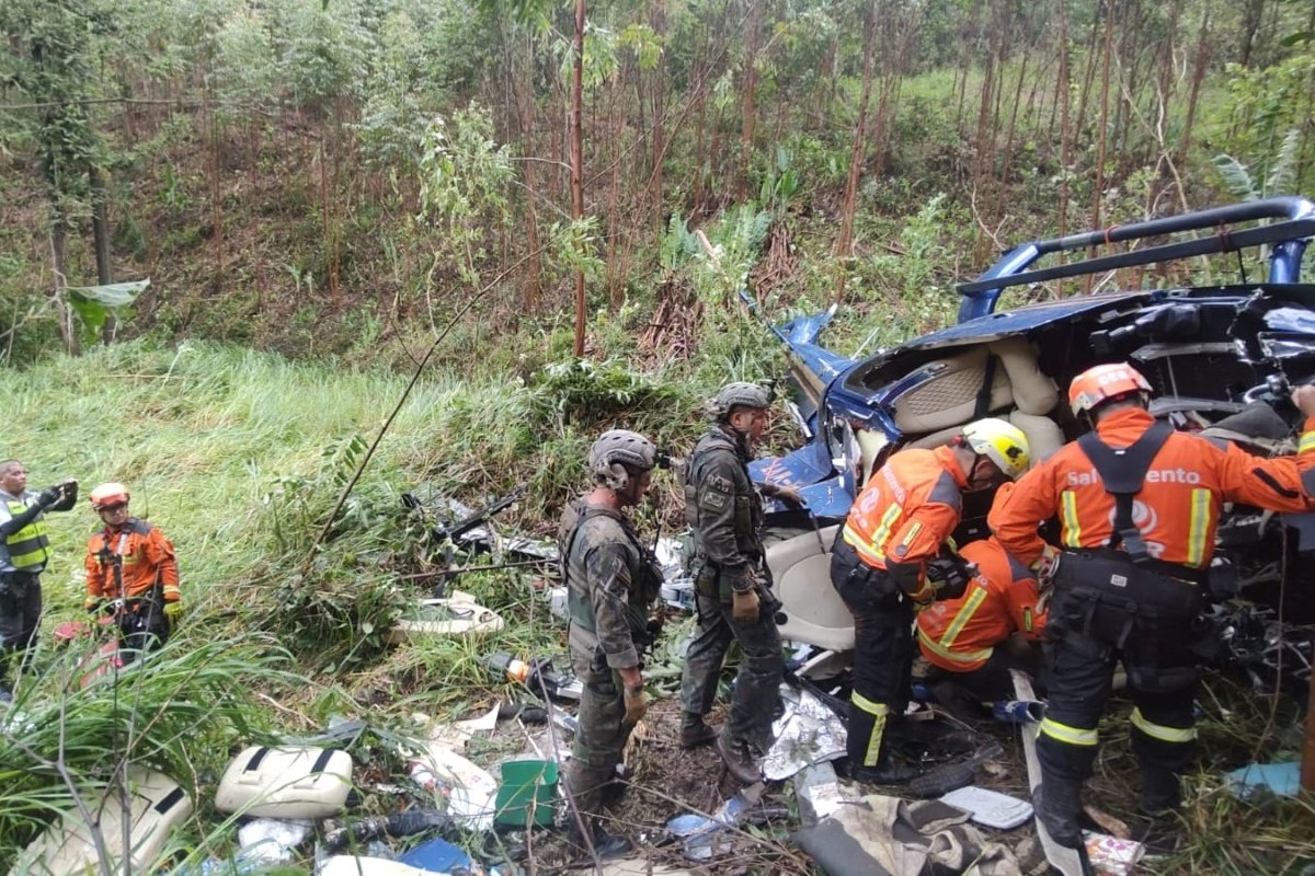 Só Veja Se Tiver Estômago! Primeira Imagem Do Helicóptero Após Cair em Caieiras Assustou A Tod…Veja as fotos