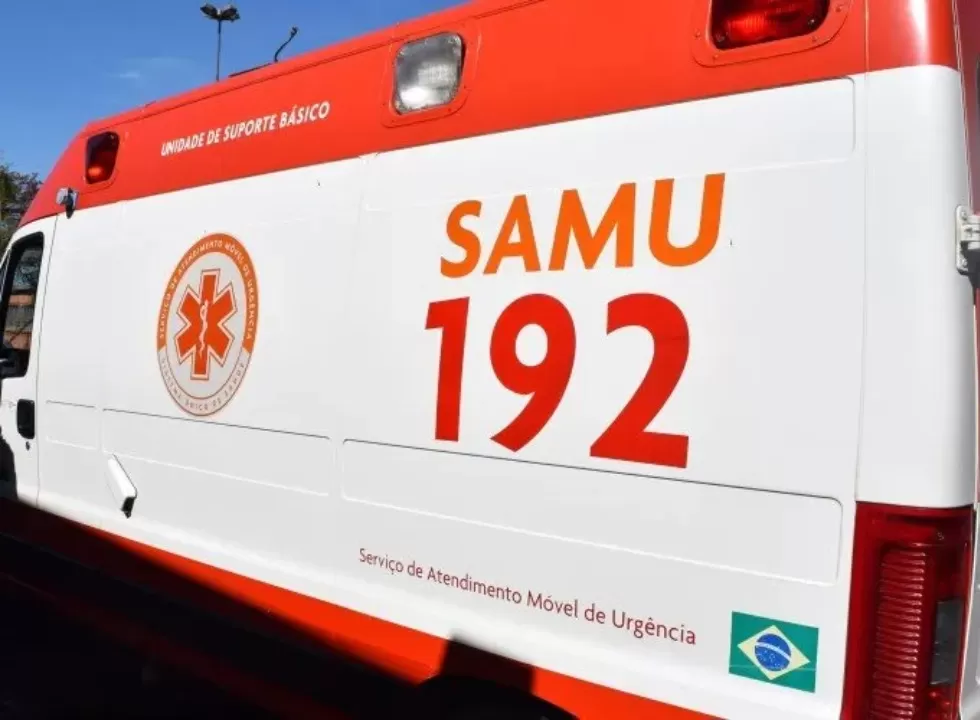 Trem Passa Por Cima de Carro e Duas Mulheres Acabam Perdendo Suas…Ver mais