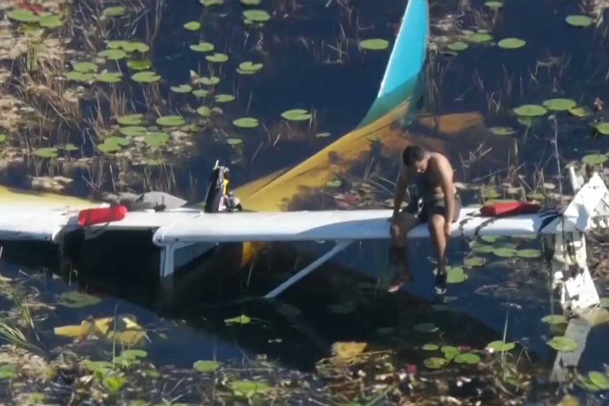 Avião Cai Dentro de Rio Cheio de Jacarés Na Amazônia e Acab…Ver mais