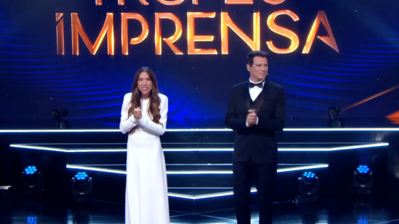 Este Detalhe no Troféu Imprensa Assustou a Todos: “Ele Est…Ver mais
