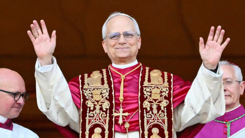 Atitude do Papa Leão XIX Ao Ser Escolhido Assustou a Todos: “Eu Conf…Ver mais