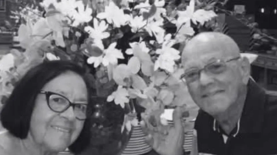Casal de Idosos M0rrem no Mesmo Dia Com Poucas Horas de Difer…Ver mais