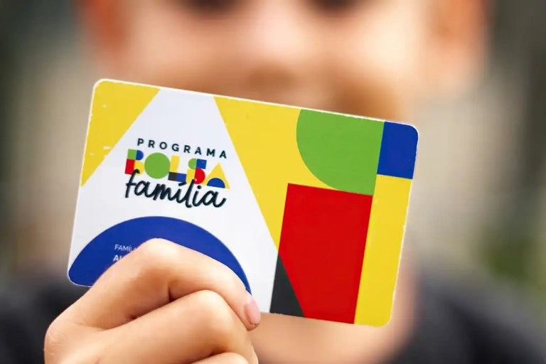Mães de Bebês Reborn Podem Receber o Bolsa Família Caso Lei Seja Ap…Ver mais