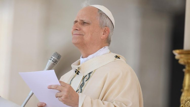 Novo Papa Leão Afirma Ter Sentido Espírito do Papa Francisco Dentro do Seu…Ver mais