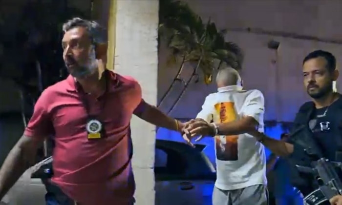 Homem Obriga Sua Filha Comer Fezes Após Ela Deso…Ver mais