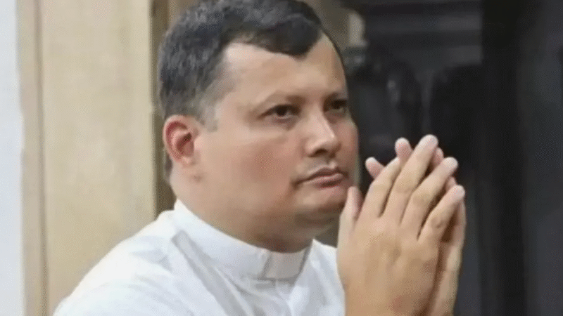 Padre Desaparecido Acaba de Ser Encontrado Dentro de Um Lugar Inusitado: “Estav…Veja onde ele foi encontrado