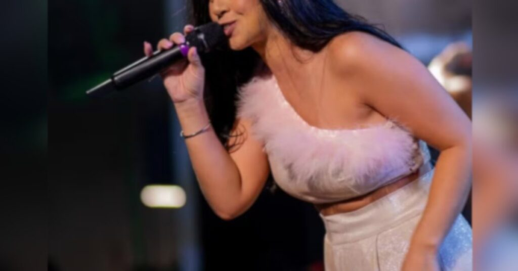 Cantora Brasileira Tem Cabelo Cortado Por Homens Após Negar Fazer Se..Ver mais