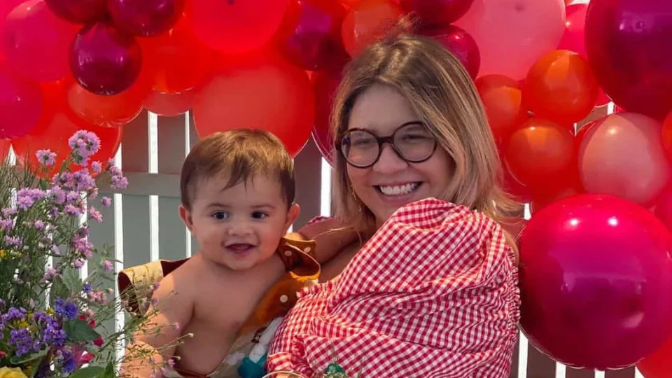 Mãe de Marília Mendonça Chora Ao Revelar Que Neto Sofre Com Grave Doença De Ca…Ver mais